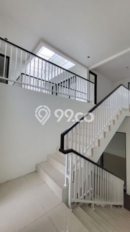 For Sale! Luxury House LT 204m2 Desain Elegan di Bintaro For Sale! Luxury House LT 204m2 Desain Elegan di Bintaro