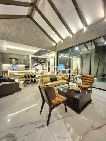 Ready to Use! Premium House LT 284m2 Desain Elegan di Bintaro Ready to Use! Premium House LT 284m2 Desain Elegan di Bintaro