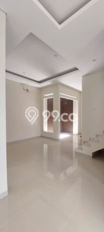 Rumah Strategis Minimalis Lb 150m2 di Serpong Utara, Tangerang Selatan Rumah Strategis Minimalis Lb 150m2 di Serpong Utara, Tangerang Selatan