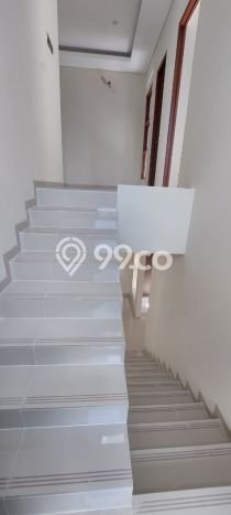 Rumah Strategis Minimalis Lb 150m2 di Serpong Utara, Tangerang Selatan Rumah Strategis Minimalis Lb 150m2 di Serpong Utara, Tangerang Selatan