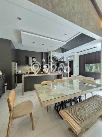 Ready to Use! Premium House LT 284m2 Desain Elegan di Bintaro Ready to Use! Premium House LT 284m2 Desain Elegan di Bintaro