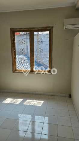 Rumah Tenang area , 3 KM, LT 180m2m² LB 180m2m² Rumah Tenang area , 3 KM, LT 180m2m² LB 180m2m²