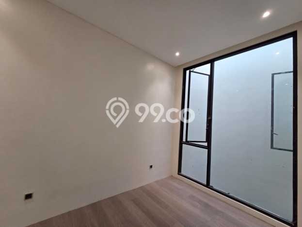 Jual Rumah Mewah Megah Dengan View Eksklusif di Permata Buana, Jakarta Barat Jual Rumah Mewah Megah Dengan View Eksklusif di Permata Buana, Jakarta Barat