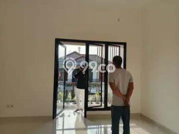 Dijual Rumah Mewah Megah Dengan View Eksklusif di Pondok Kelapa, Jakarta Timur Dijual Rumah Mewah Megah Dengan View Eksklusif di Pondok Kelapa, Jakarta Timur