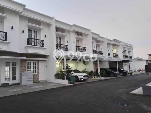 Rumah Nyaman 5 KT LB 210m2 Kondisi Bagus di Pondok Bambu Rumah Nyaman 5 KT LB 210m2 Kondisi Bagus di Pondok Bambu