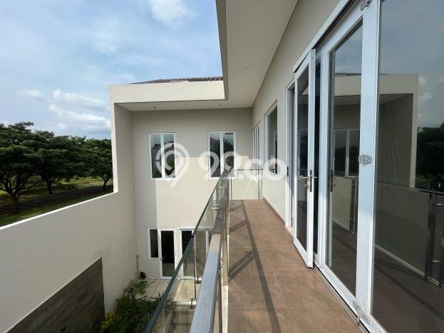 Rumah Mewah LB 410m2 Siap Pakai Desain Elegan di Cibubur, Depok Rumah Mewah LB 410m2 Siap Pakai Desain Elegan di Cibubur, Depok