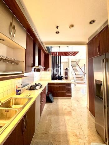 Hunian Apartemen High-Class untuk Dijual di Jakarta Selatan dengan 4 BR & 3 Kamar Mandi Hunian Apartemen High-Class untuk Dijual di Jakarta Selatan dengan 4 BR & 3 Kamar Mandi