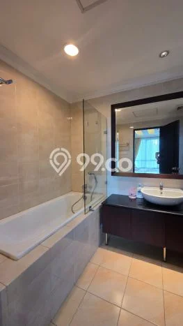 Apartemen Sewa 3 Kamar Hemat Siap Huni di Jakarta Selatan, Luas 119m2 Apartemen Sewa 3 Kamar Hemat Siap Huni di Jakarta Selatan, Luas 119m2