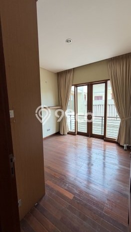 Rumah sewa siap pakai 3 Kamar Tidur di Kemang, Jakarta Selatan Rumah sewa siap pakai 3 Kamar Tidur di Kemang, Jakarta Selatan