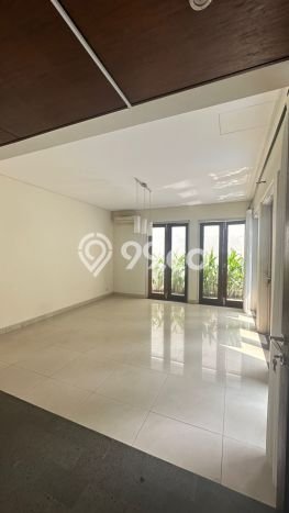 Rumah Bagus Disewakan di Kuningan, Jakarta Selatan LT 450m2, LB 400m2 Rumah Bagus Disewakan di Kuningan, Jakarta Selatan LT 450m2, LB 400m2