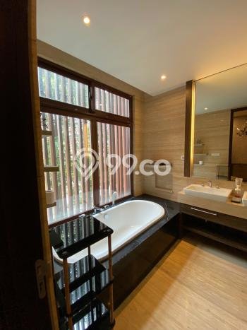 Disewakan Rumah Strategis di Senayan LT 423m2 / LB 456m2 Kondisi Bagus Disewakan Rumah Strategis di Senayan LT 423m2 / LB 456m2 Kondisi Bagus