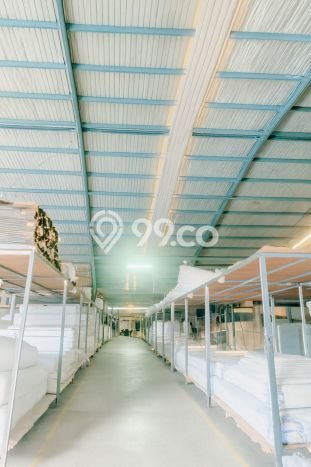 LOKASI BISNIS! Gudang Disewakan Kawasan , Luas 1300m2m², Jalan Strategis LOKASI BISNIS! Gudang Disewakan Kawasan , Luas 1300m2m², Jalan Strategis