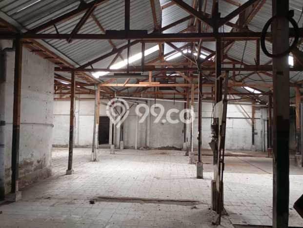 Unit Gudang Dijual di Nusukan Solo Luas Bangunan 1100m2 Unit Gudang Dijual di Nusukan Solo Luas Bangunan 1100m2