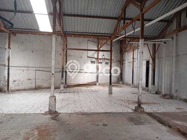 Unit Gudang Dijual di Nusukan Solo Luas Bangunan 1100m2 Unit Gudang Dijual di Nusukan Solo Luas Bangunan 1100m2