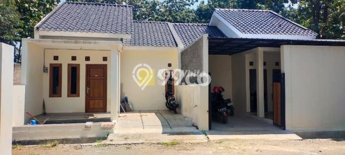 Jual Rumah Harga Miring Ngemplak Punya 2 Kamar & LT 60m2 Jual Rumah Harga Miring Ngemplak Punya 2 Kamar & LT 60m2