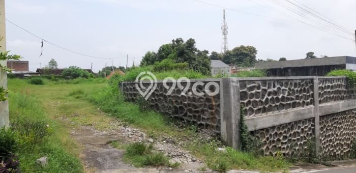 Tanah Dijual Lokasi Strategis di Surakarta dengan Luas 688m2 Tanah Dijual Lokasi Strategis di Surakarta dengan Luas 688m2