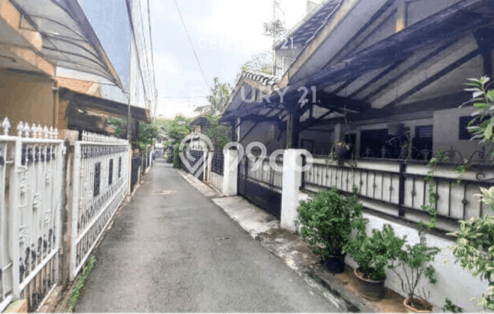 Dijual Rumah Strategis Bagus Punya 7 KT di Tebet Jakarta Selatan - Dijual Rumah Strategis Bagus Punya 7 KT di Tebet Jakarta Selatan -