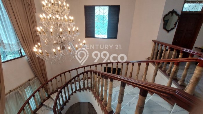 Jual Rumah Luas Elegan Dengan View Cantik di Cipinang, Jakarta Timur Jual Rumah Luas Elegan Dengan View Cantik di Cipinang, Jakarta Timur