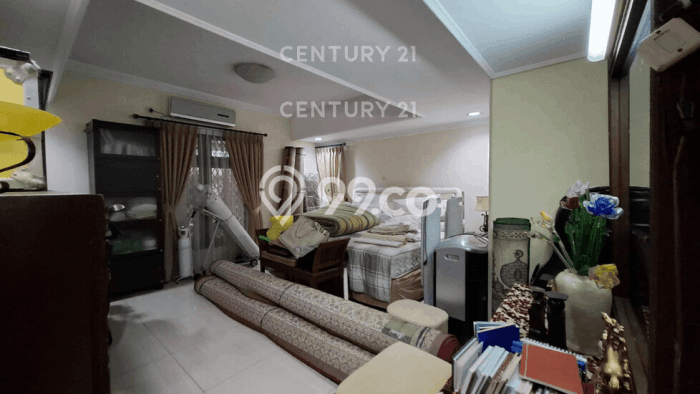 Rumah Elit Modern Tanpa Renovasi di Pulomas Jakarta Timur Rumah Elit Modern Tanpa Renovasi di Pulomas Jakarta Timur