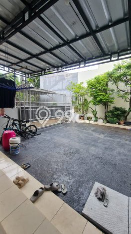 Hunian Mewah LB 150m2 Siap Huni Desain Elegan di Semanan, Jakarta Barat Hunian Mewah LB 150m2 Siap Huni Desain Elegan di Semanan, Jakarta Barat