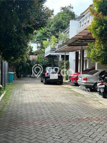 Rumah Modern 2 KT di Bintaro Jakarta Selatan Semi Furnished Rumah Modern 2 KT di Bintaro Jakarta Selatan Semi Furnished