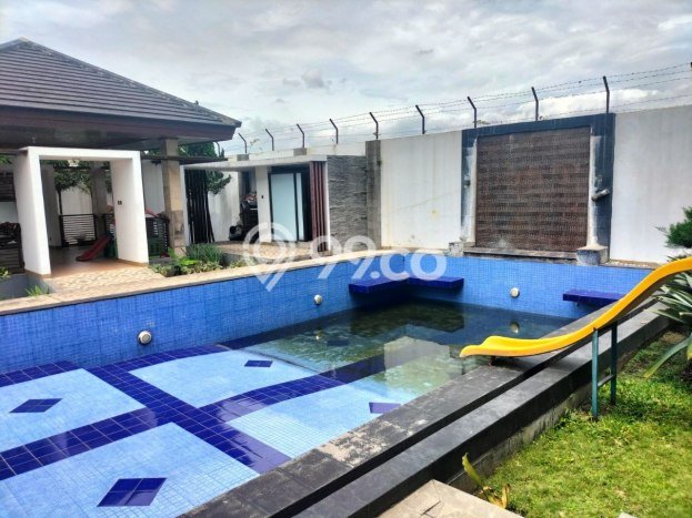 Siap Huni Rumah Mewah 5 Kamar di Bojongsoang Dekat ke Mana Pun Siap Huni Rumah Mewah 5 Kamar di Bojongsoang Dekat ke Mana Pun