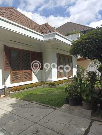 Rumah Luxury Modern Tanpa Renovasi di Gatot Subroto Bandung Rumah Luxury Modern Tanpa Renovasi di Gatot Subroto Bandung