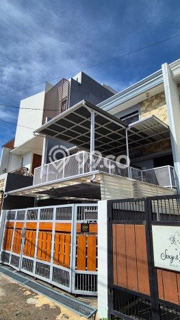 Rumah Modern Cantik 4 Kamar Siap Huni di Jagakarsa Rumah Modern Cantik 4 Kamar Siap Huni di Jagakarsa