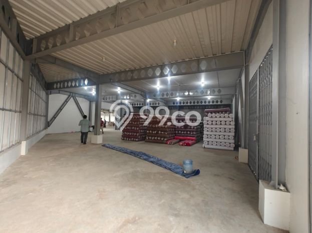 Disewakan Gudang di Kawasan Ramai Cirebon Barat Luas 6569m2 Disewakan Gudang di Kawasan Ramai Cirebon Barat Luas 6569m2