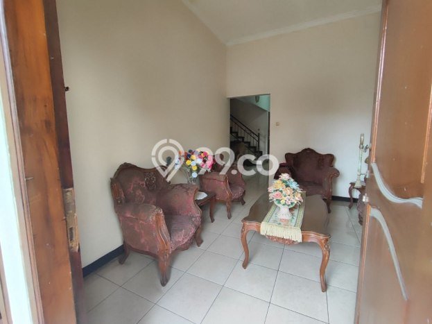 Rumah Siap Huni lokasi Batununggal, Bandung, LT 200m2m² LB 180m2m² Rumah Siap Huni lokasi Batununggal, Bandung, LT 200m2m² LB 180m2m²