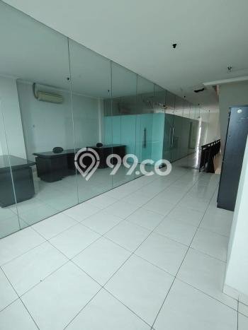 Ruko untuk disewa di Kelapa Gading punya LT 108m2 & LB 360m2 harga sewa kompetitif Ruko untuk disewa di Kelapa Gading punya LT 108m2 & LB 360m2 harga sewa kompetitif