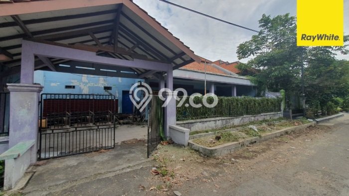 For Sale! Premium House LT 375m2 Desain Elegan di Kebonsari For Sale! Premium House LT 375m2 Desain Elegan di Kebonsari