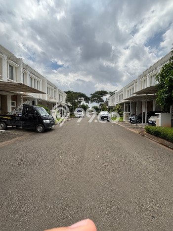Dijual Rumah Luas Elegan Dengan View Eksklusif di Gading Serpong, Tangerang Dijual Rumah Luas Elegan Dengan View Eksklusif di Gading Serpong, Tangerang