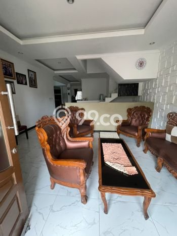 Jual Rumah Luas Megah Dengan View Cantik di Meruya, Jakarta Barat Jual Rumah Luas Megah Dengan View Cantik di Meruya, Jakarta Barat