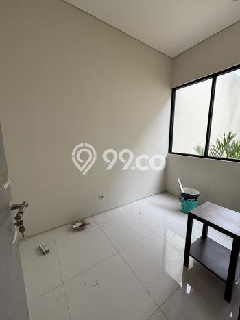 Rumah Elit Modern Tanpa Renovasi di Joglo Jakarta Barat Rumah Elit Modern Tanpa Renovasi di Joglo Jakarta Barat