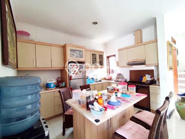 Rumah kawasan Supratman, Bandung, Luas 202m2m² LB 350m2m² Rumah kawasan Supratman, Bandung, Luas 202m2m² LB 350m2m²