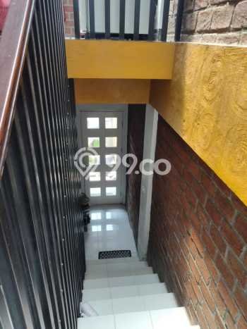 Rumah Modern area Buah Batu, Bandung, Luas 182m2m² LB 173m2m² Rumah Modern area Buah Batu, Bandung, Luas 182m2m² LB 173m2m²