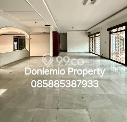 Rumah Mewah LB 400m2 Siap Huni Desain Elegan di Cipete, Jakarta Selatan Rumah Mewah LB 400m2 Siap Huni Desain Elegan di Cipete, Jakarta Selatan