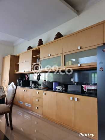 Hunian Elit LB 500m2 Siap Huni Desain Elegan di Bintaro, Tangerang Selatan Hunian Elit LB 500m2 Siap Huni Desain Elegan di Bintaro, Tangerang Selatan
