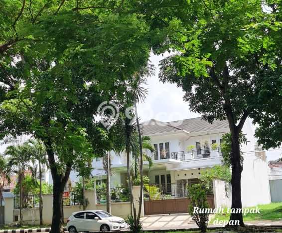 Hunian Elit LB 500m2 Siap Huni Desain Elegan di Bintaro, Tangerang Selatan Hunian Elit LB 500m2 Siap Huni Desain Elegan di Bintaro, Tangerang Selatan