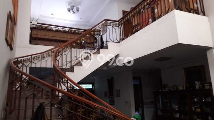 Dijual Rumah Premium dengan Fasilitas Sekitar Lengkap di Kebayoran Lama, Jakarta Selatan Dijual Rumah Premium dengan Fasilitas Sekitar Lengkap di Kebayoran Lama, Jakarta Selatan