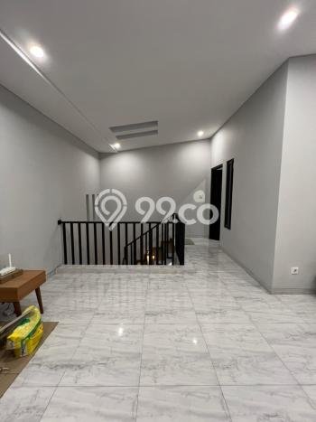Dijual Hunian Rumah Terawat 4 Kamar di Narogong, Bekasi Dijual Hunian Rumah Terawat 4 Kamar di Narogong, Bekasi