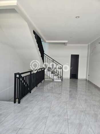 FOR RENT! Ruko di Summarecon Bekasi Cocok untuk Bisnis 189m2 FOR RENT! Ruko di Summarecon Bekasi Cocok untuk Bisnis 189m2