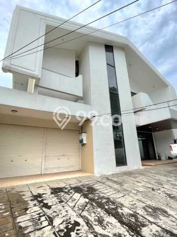 Rumah Elit LB 950m2 Siap Huni Desain Elegan di Kemang, Jakarta Selatan Rumah Elit LB 950m2 Siap Huni Desain Elegan di Kemang, Jakarta Selatan
