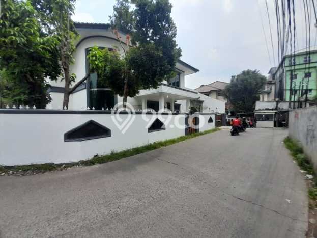 For Sale! Luxury House LT 505m2 Desain Modern di Cibubur For Sale! Luxury House LT 505m2 Desain Modern di Cibubur
