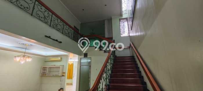 Hunian Mewah Siap Huni LT 300m2 di Kebon Jeruk, Jakarta Barat Hunian Mewah Siap Huni LT 300m2 di Kebon Jeruk, Jakarta Barat