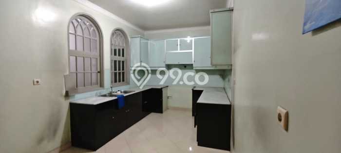 Hunian Mewah Siap Huni LT 300m2 di Kebon Jeruk, Jakarta Barat Hunian Mewah Siap Huni LT 300m2 di Kebon Jeruk, Jakarta Barat