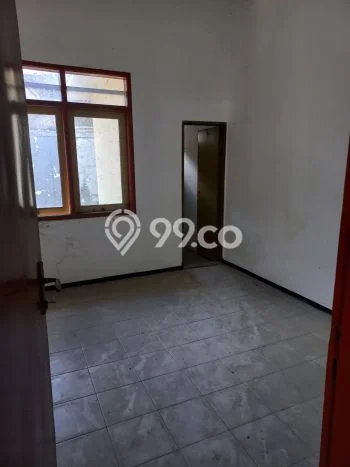 Dijual Murah Rumah dengan 4 Kamar Tidur dan 3 Kamar Mandi di Area , Malang Dijual Murah Rumah dengan 4 Kamar Tidur dan 3 Kamar Mandi di Area , Malang