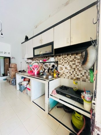 Rumah Strategis Modern Lb 180m2 di Cipondoh, Tangerang Rumah Strategis Modern Lb 180m2 di Cipondoh, Tangerang