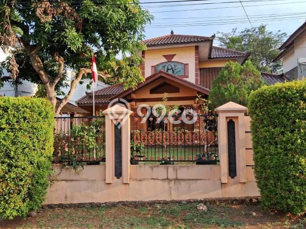 For Sale Rumah Mewah Exclusive di Banyumanik, Semarang For Sale Rumah Mewah Exclusive di Banyumanik, Semarang